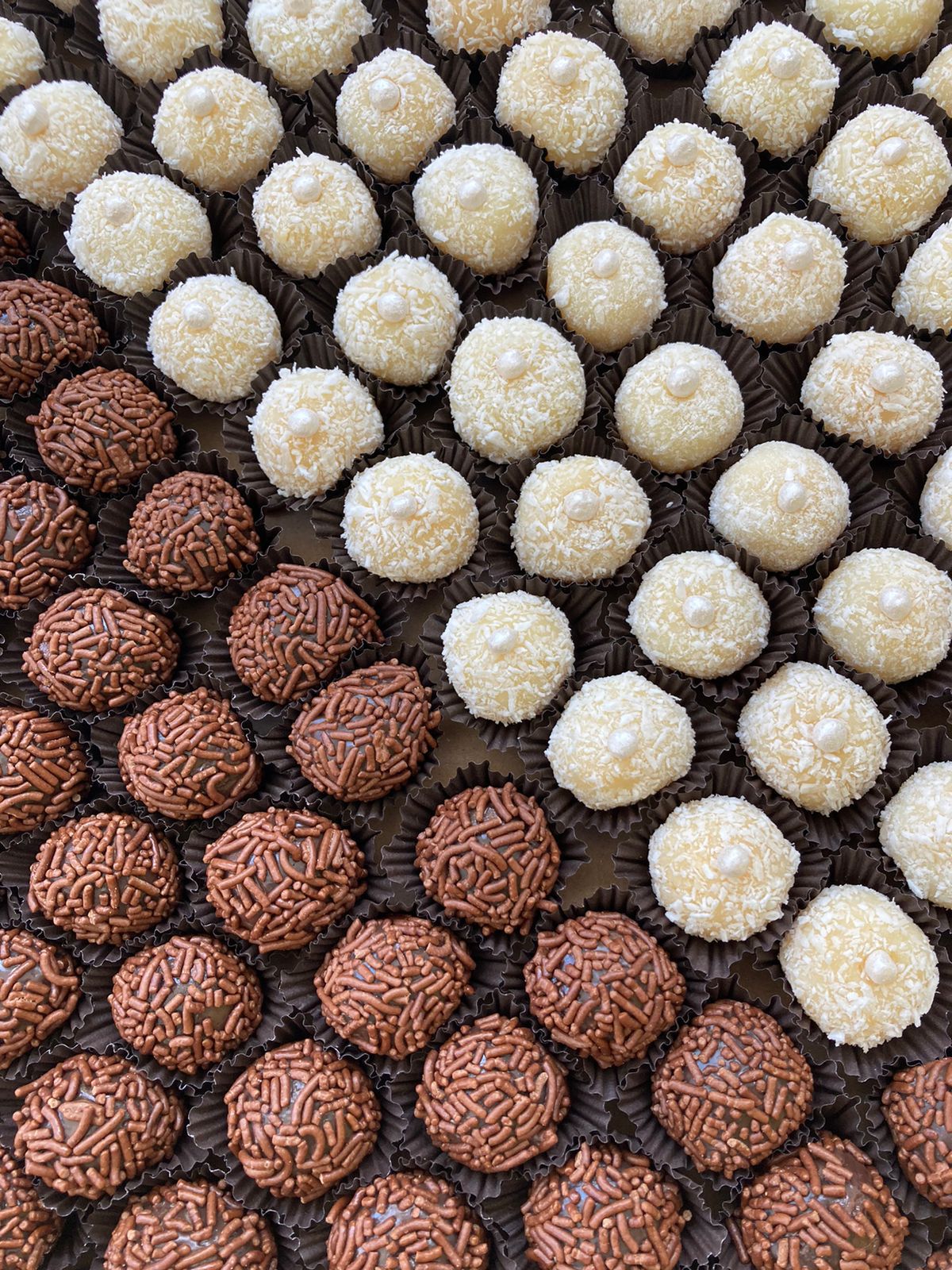 Brigadeiros e Beijinhos da Aline Doces